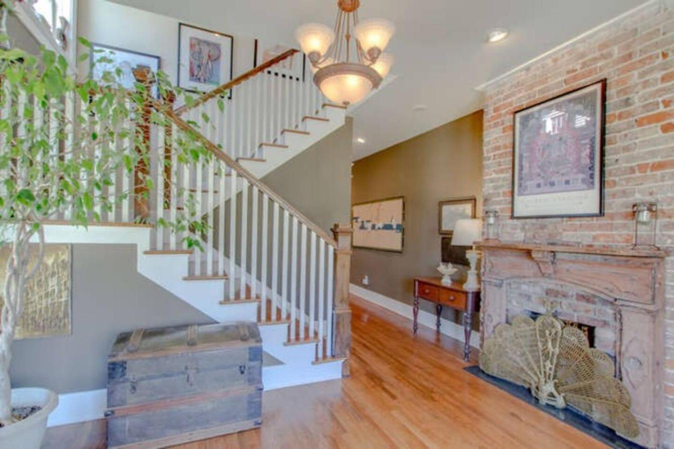 Holiday home Huge Vandy Minutes To Downtown Walk To Grocery