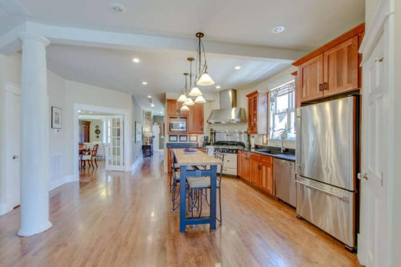 Huge Vandy Minutes To Downtown Walk To Grocery Holiday home *