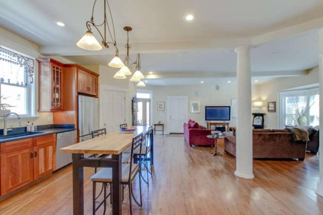 Huge Vandy Minutes To Downtown Walk To Grocery Holiday home