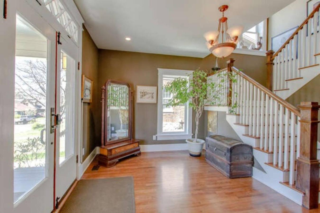 Huge Vandy Minutes To Downtown Walk To Grocery