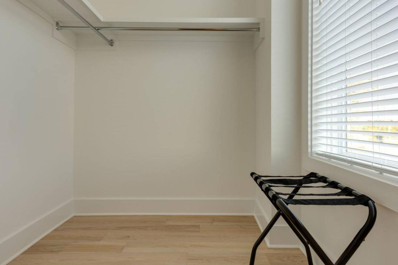 Holiday home Luxury Downtown Townhome Elevated Skyline Views *