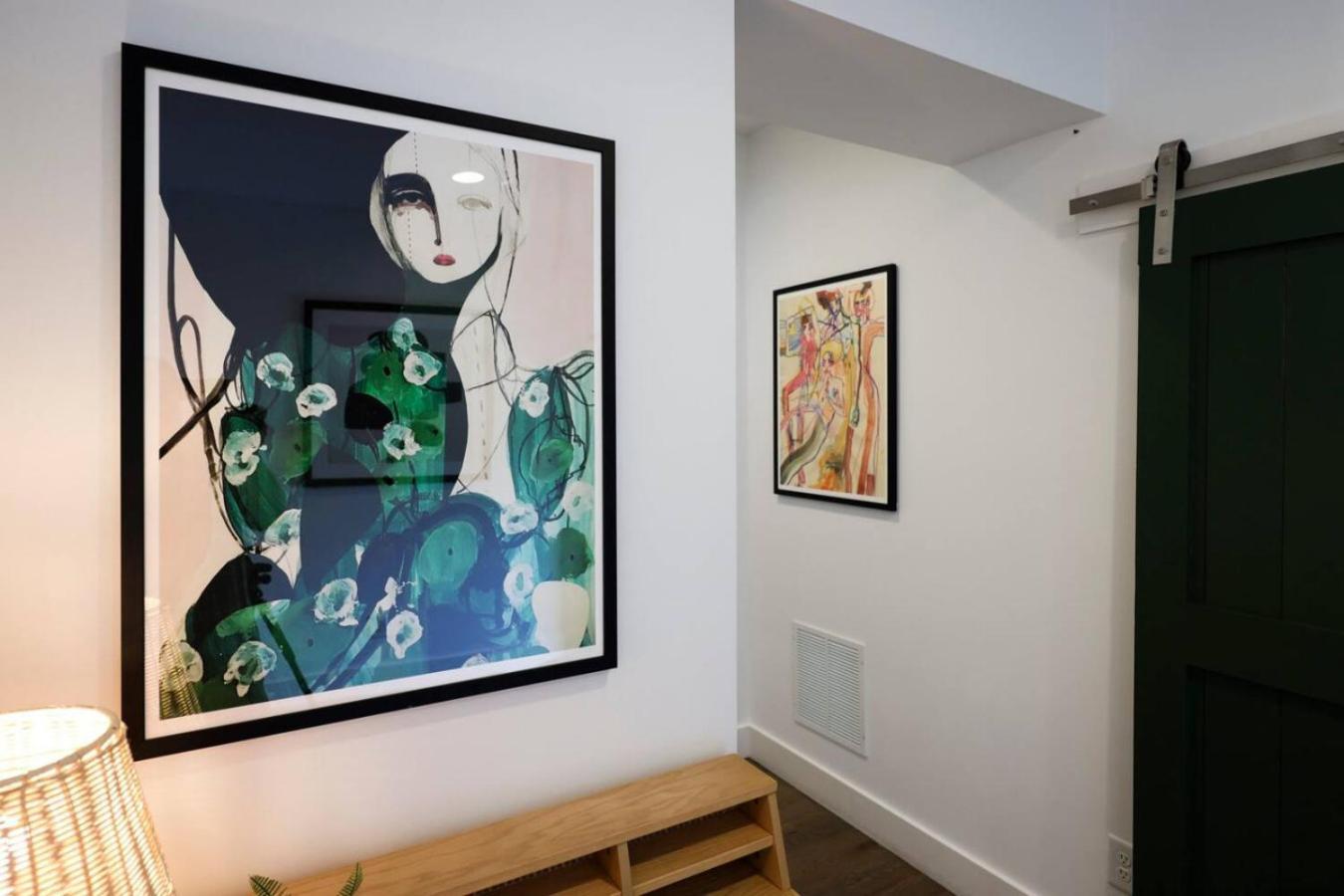 Stunning West End Walkable Area Holiday home *