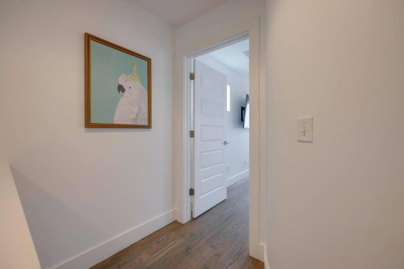 Stunning West End Walkable Area Holiday home