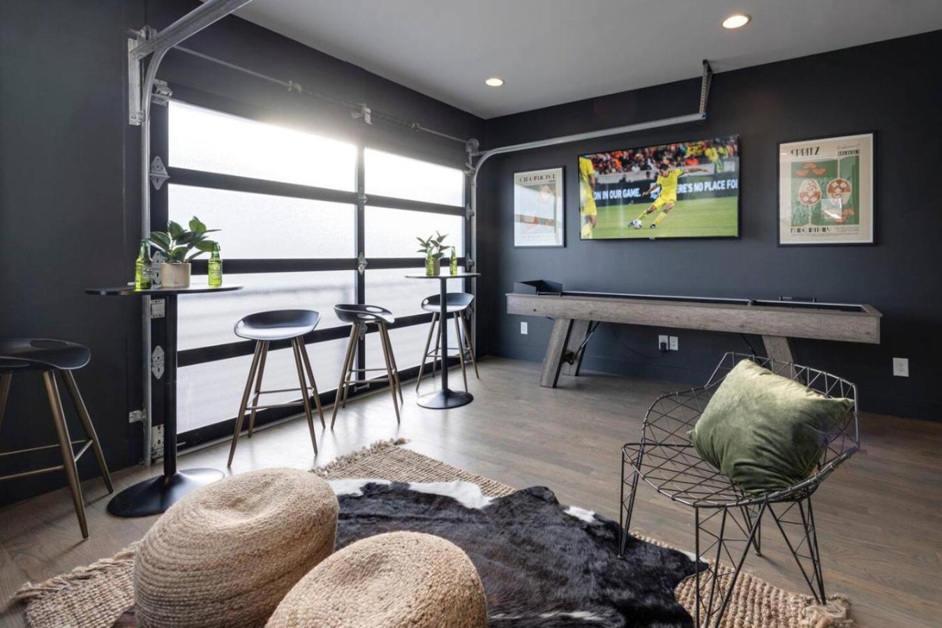 Holiday home Stunning West End Walkable Area