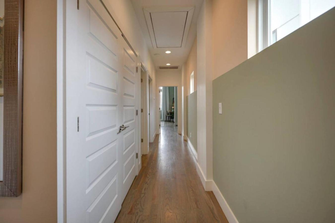 Stunning West End Walkable Area Holiday home *