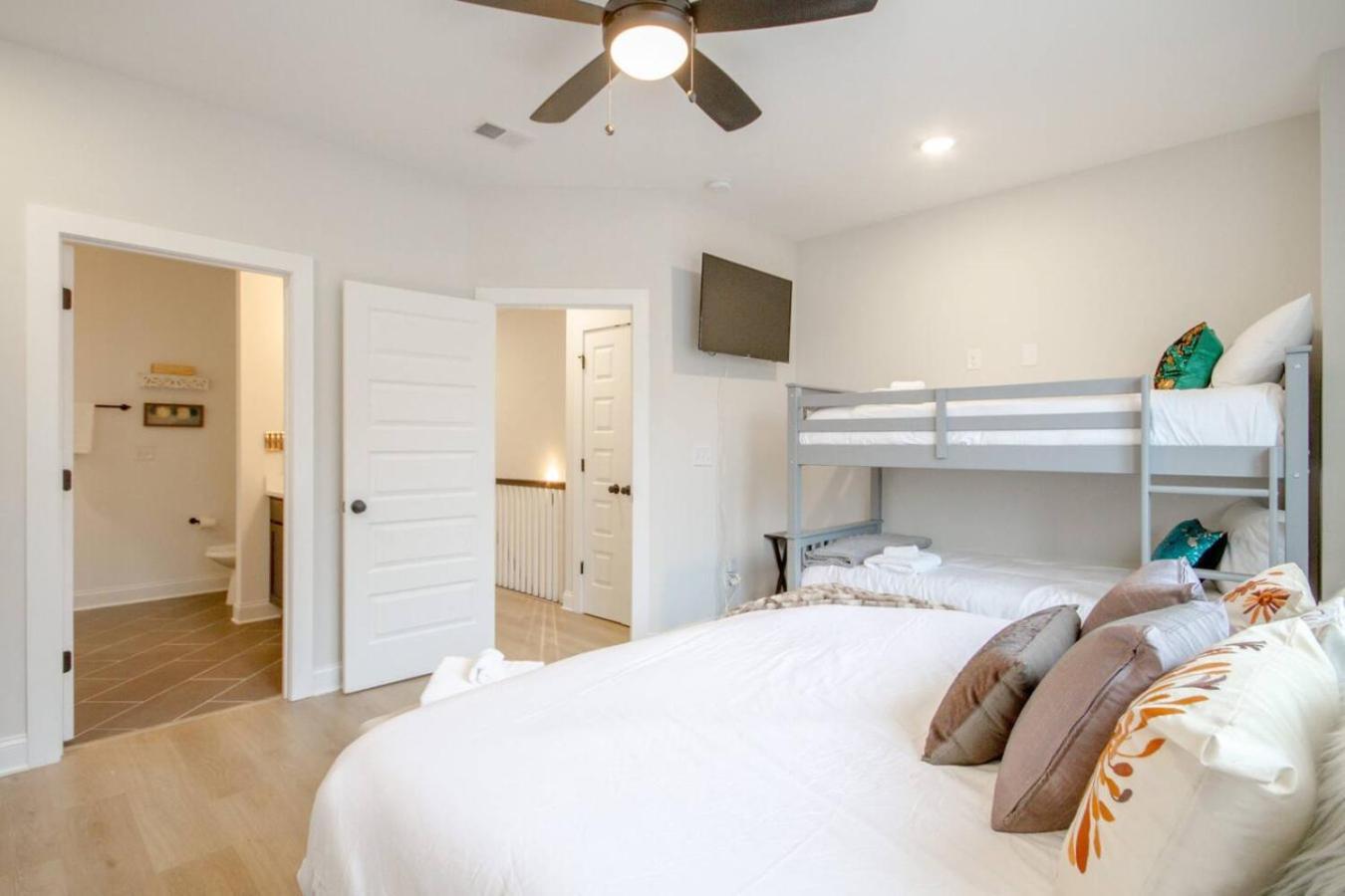 Luxury Dream Downtown Living Comfy Beds * Nashville