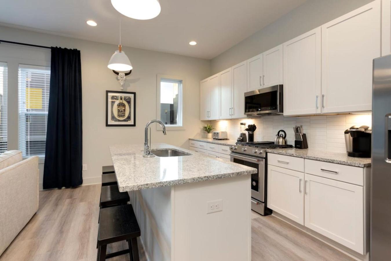 Music Harmony Beautiful Lux Rooftop Nashville