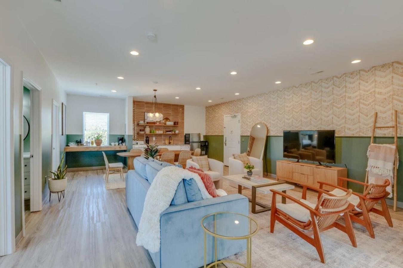 The Eastside Breeze * Nashville