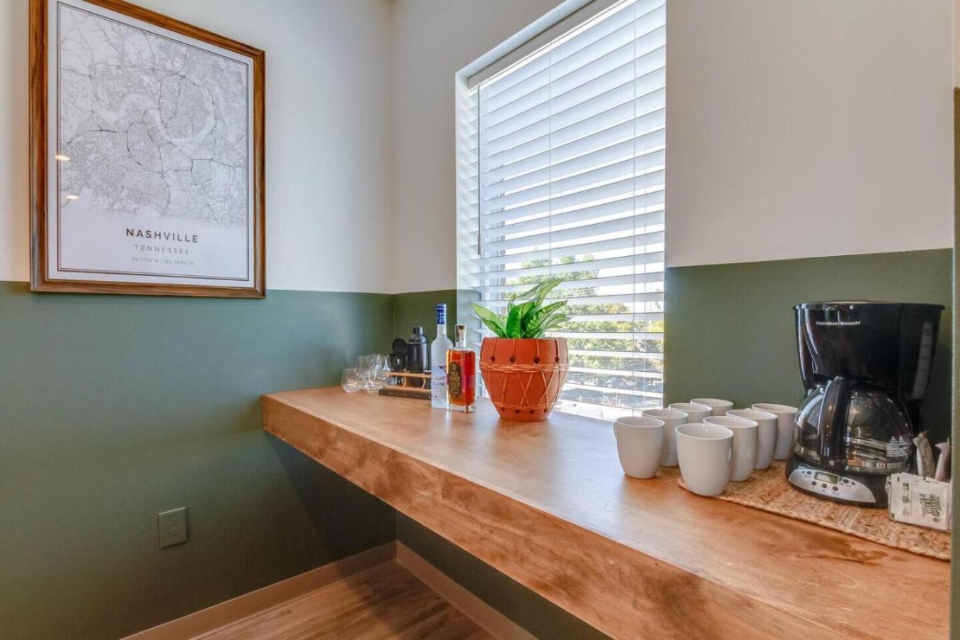 The Eastside Breeze *