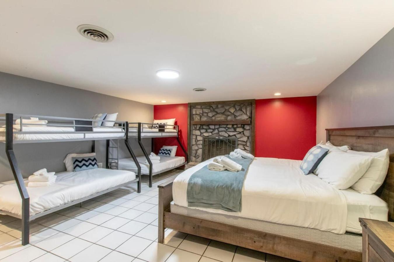 Ultra Super Spot With Pool Holiday home