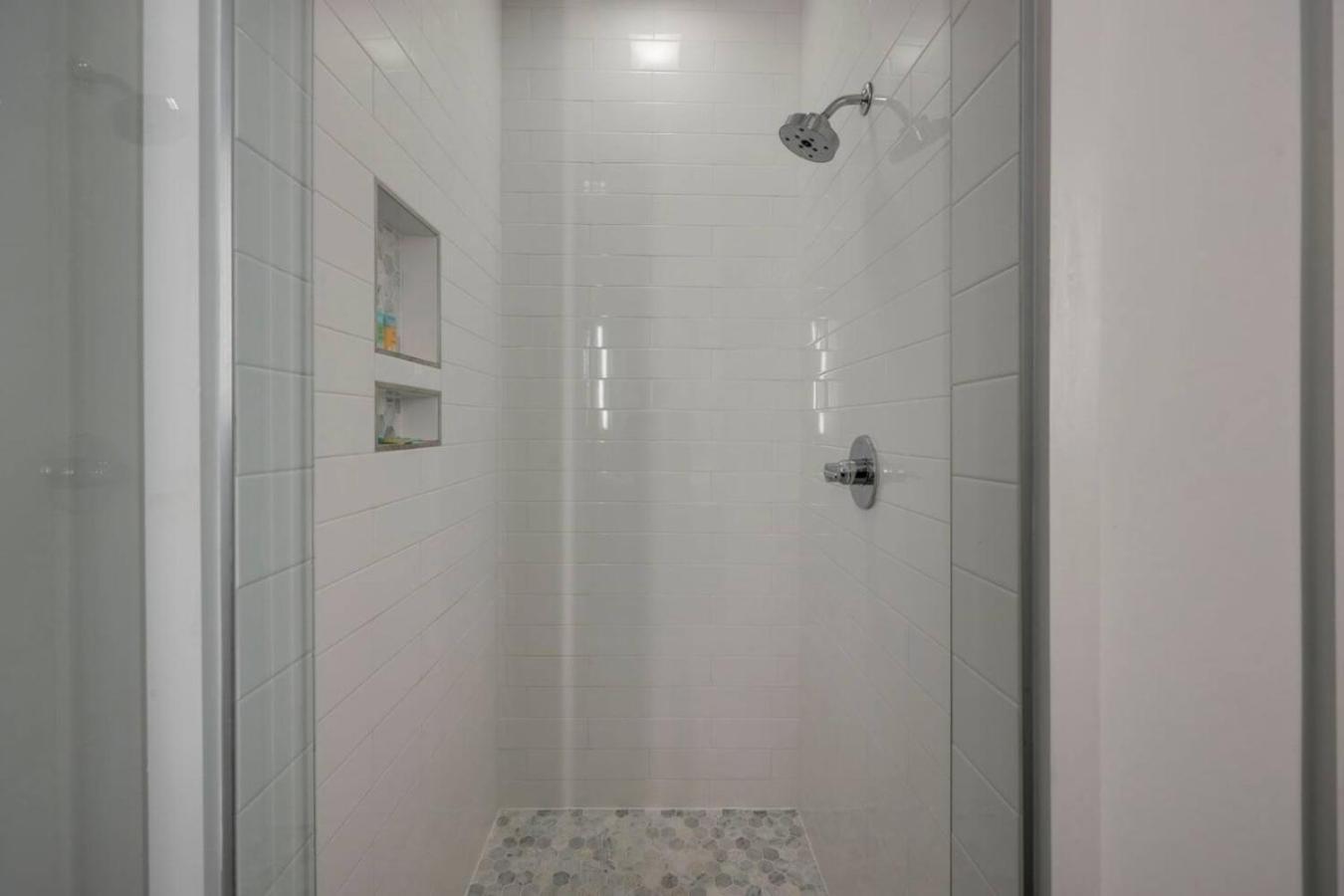 West Side Charmer Convenient Location Holiday home