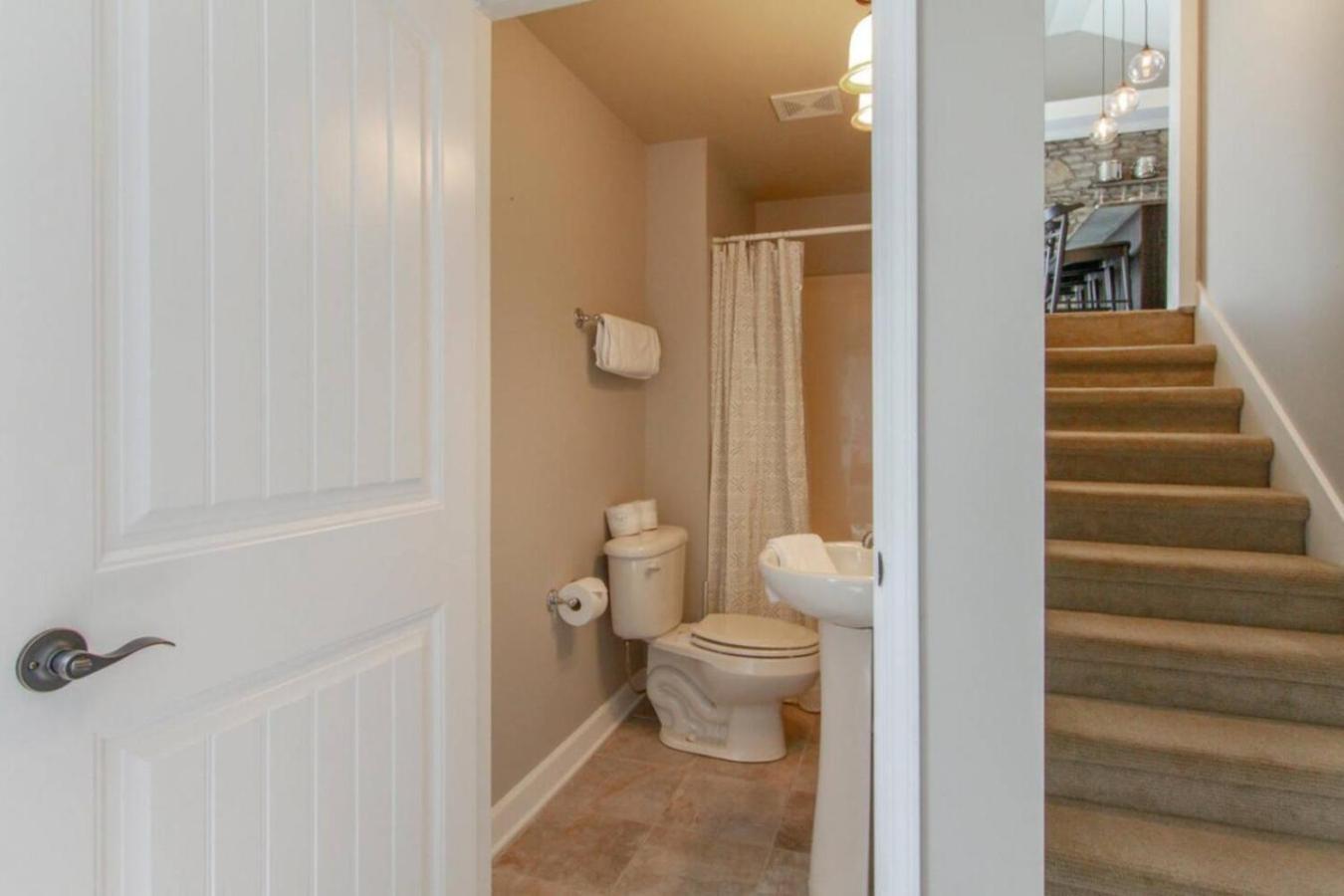 East Retreat Large Pool Outdoor Oasis * Nashville