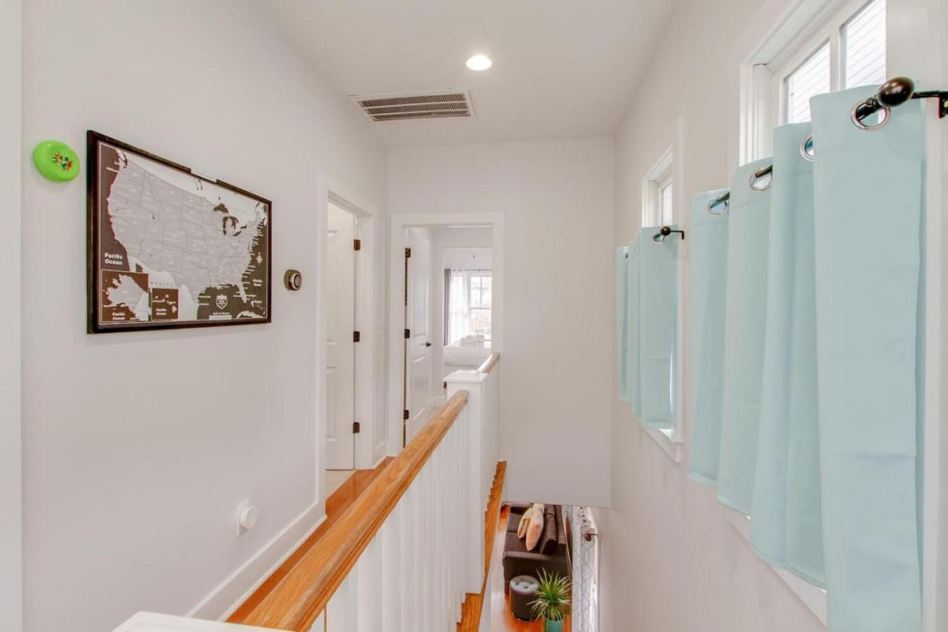 Holiday home Vibrant Trendy Two Bedroom Near Marathon Village