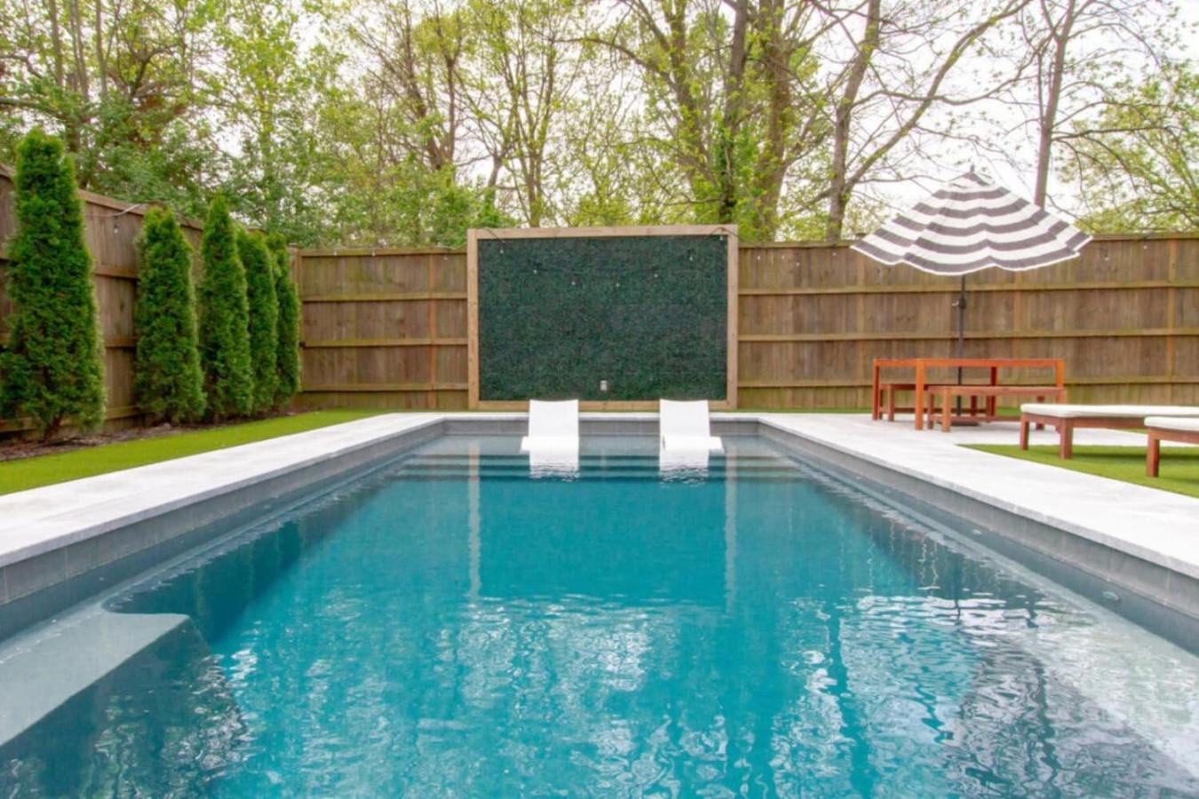 East Retreat Large Pool Outdoor Oasis *
