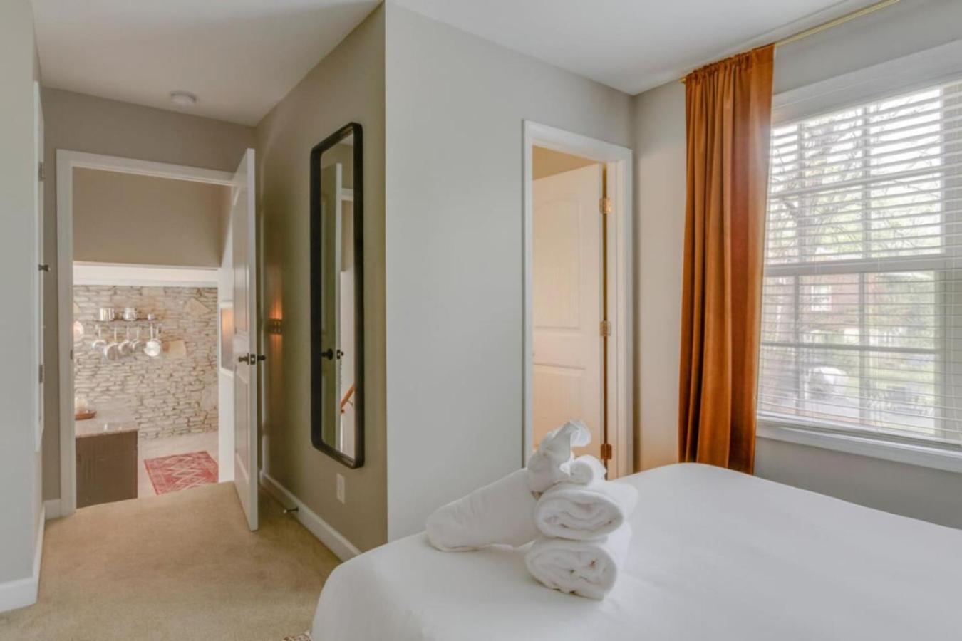 East Retreat Large Pool Outdoor Oasis * Nashville