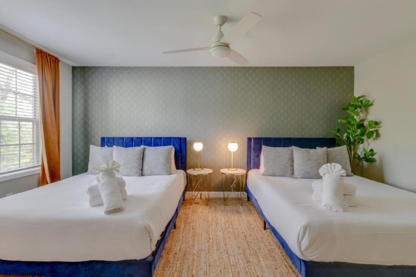 East Retreat Large Pool Outdoor Oasis Holiday home Nashville