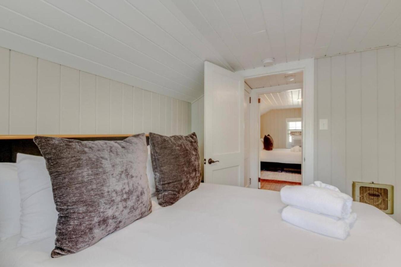 East Retreat Large Pool Outdoor Oasis Holiday home Nashville