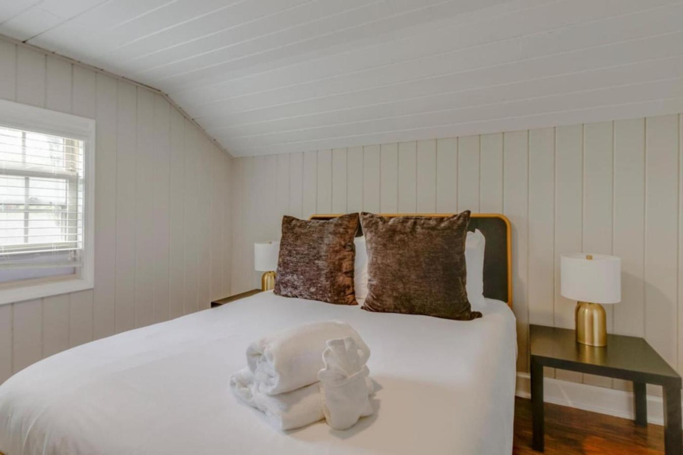 East Retreat Large Pool Outdoor Oasis * Nashville