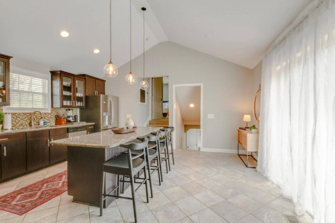 East Retreat Large Pool Outdoor Oasis