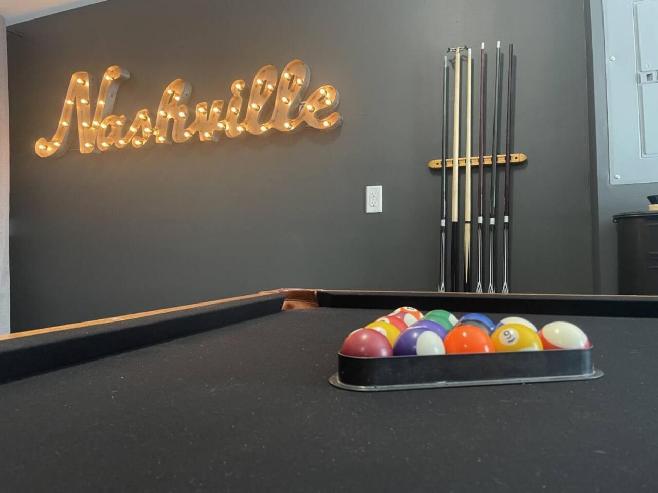 North Hideaway- Game Room- Spacious Holiday home *