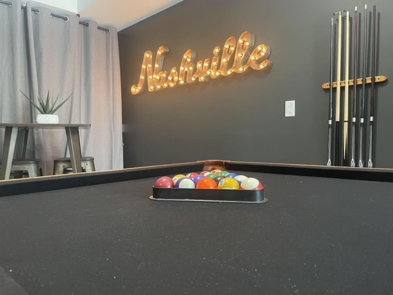 North Hideaway- Game Room- Spacious Holiday home *