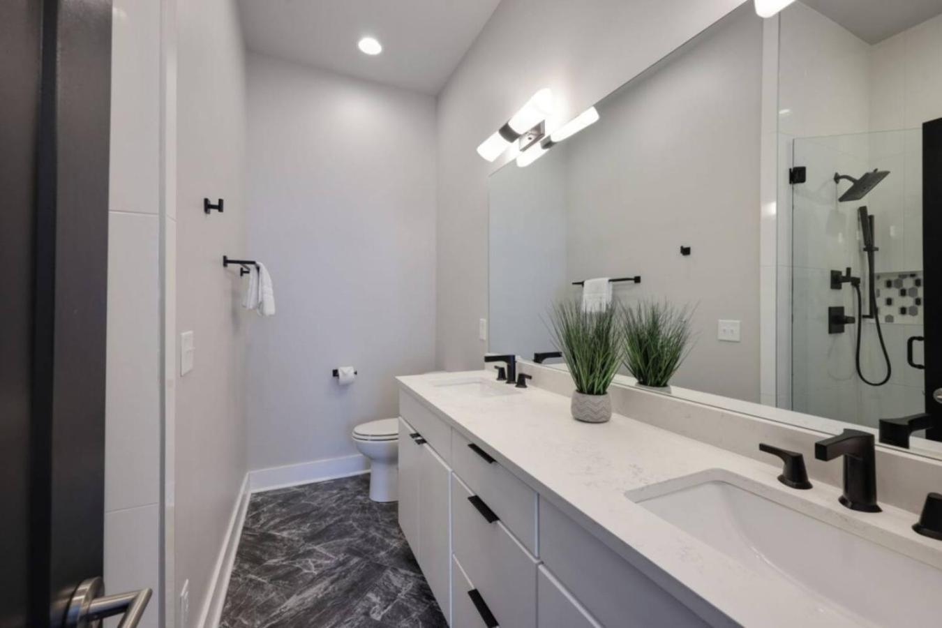 Holiday home Sapphire Loft 4 Bedroom 4.5 Bath Rooftop Patio Nashville