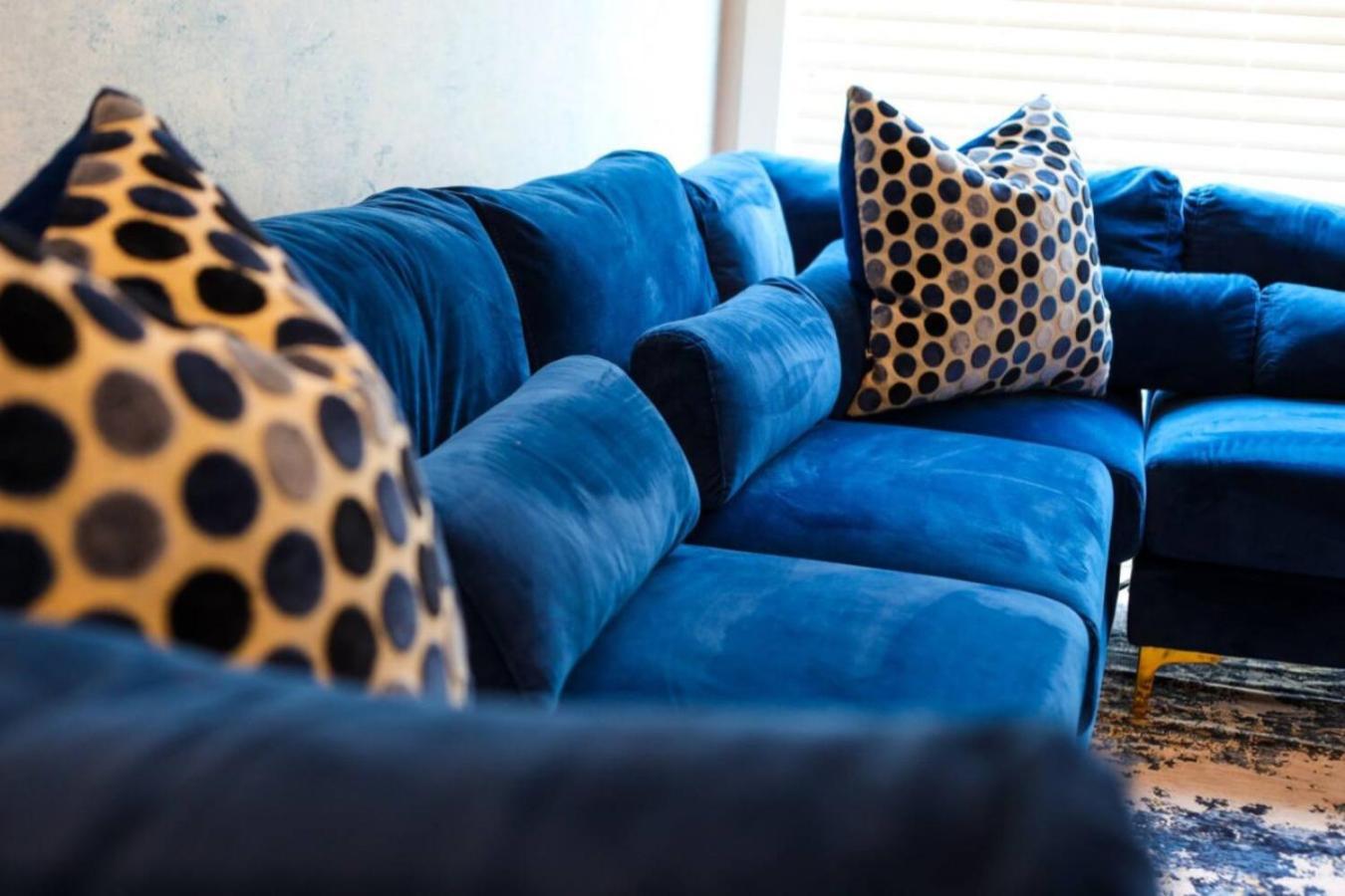Sapphire Loft 4 Bedroom 4.5 Bath Rooftop Patio Holiday home *