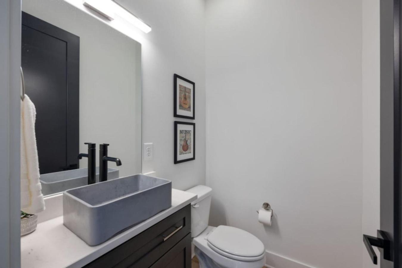 The Ryman 4 Bedroom Haven With Scenic Rooftop Holiday home *