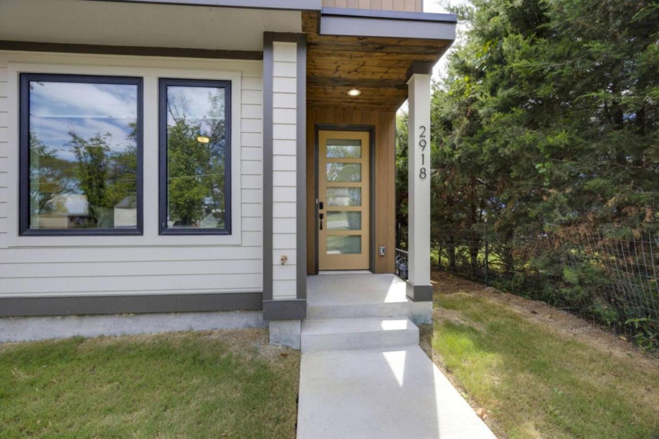 Holiday home The Ryman 4 Bedroom Haven With Scenic Rooftop Nashville