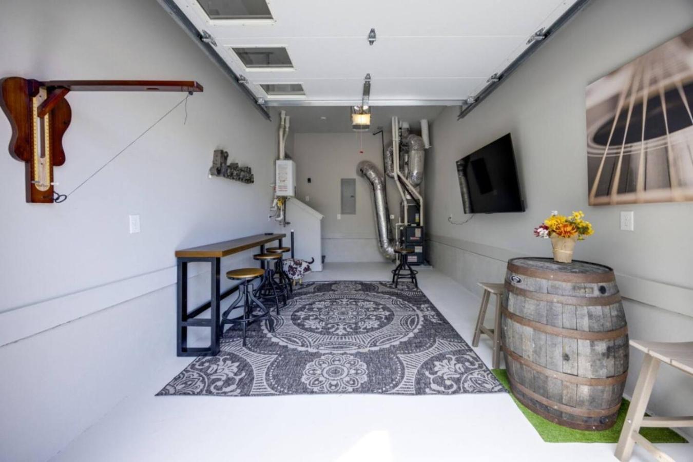 The Ryman 4 Bedroom Haven With Scenic Rooftop Holiday home