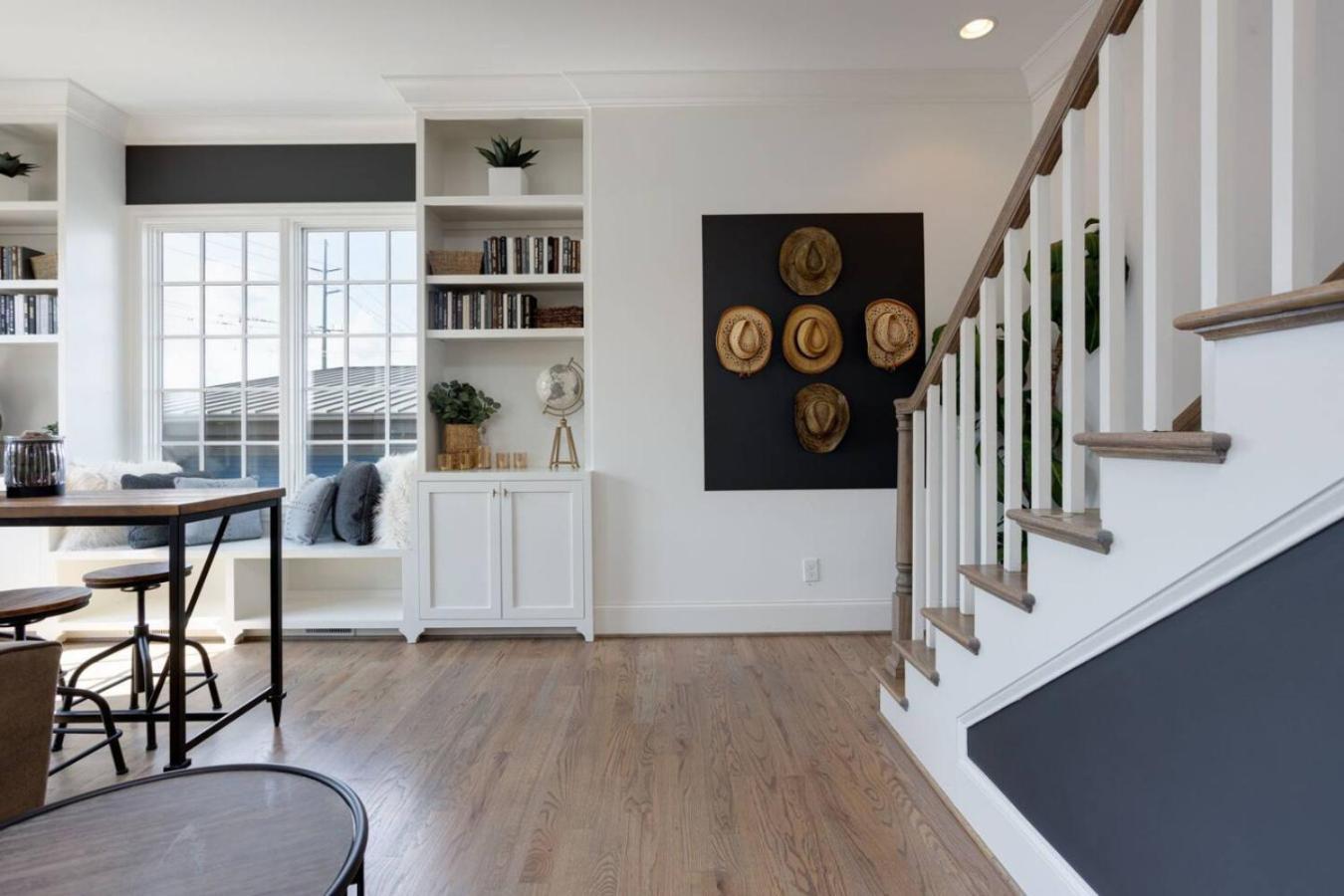 Downtown Luxury Large Townhome Lots Of Beds