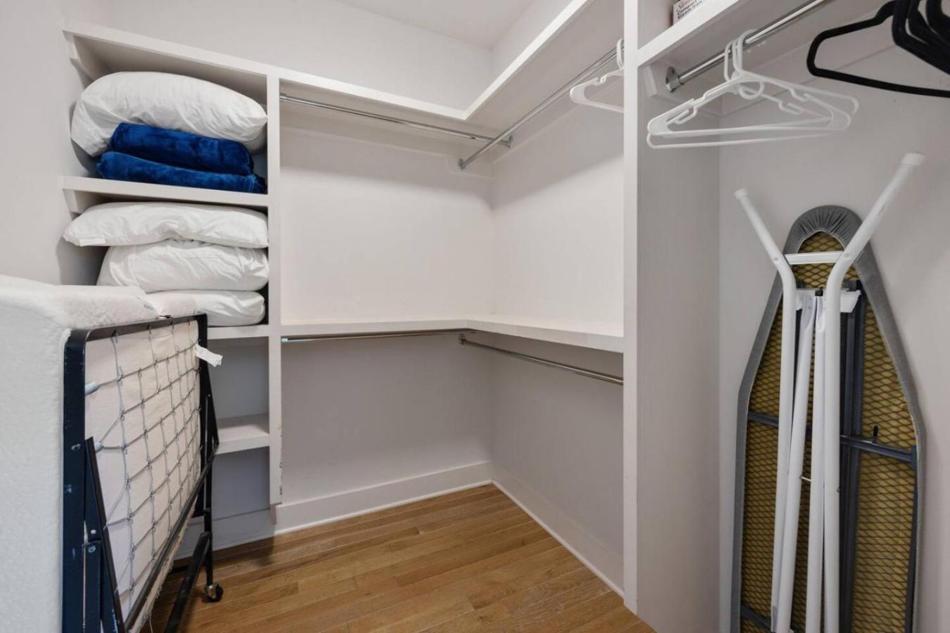 Nashvista Townhome Downtown Views 10 Comfy Beds Holiday home Nashville