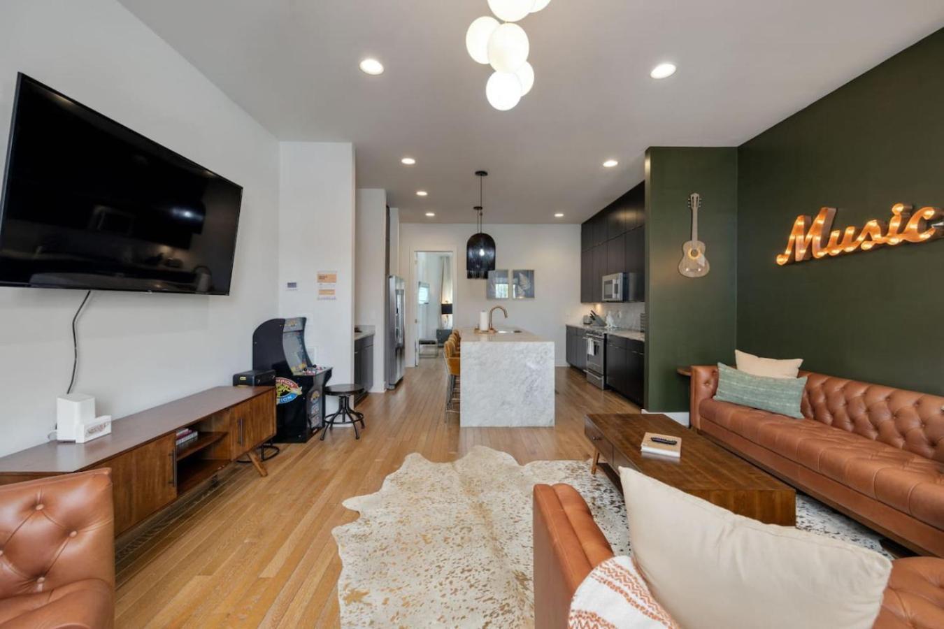 Nashvista Townhome Downtown Views 10 Comfy Beds