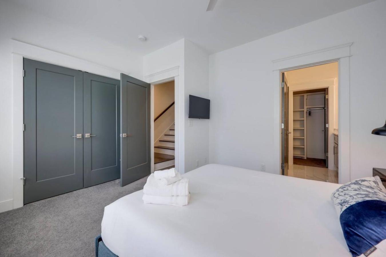 Two Side By Side Townhomes West Luxury *