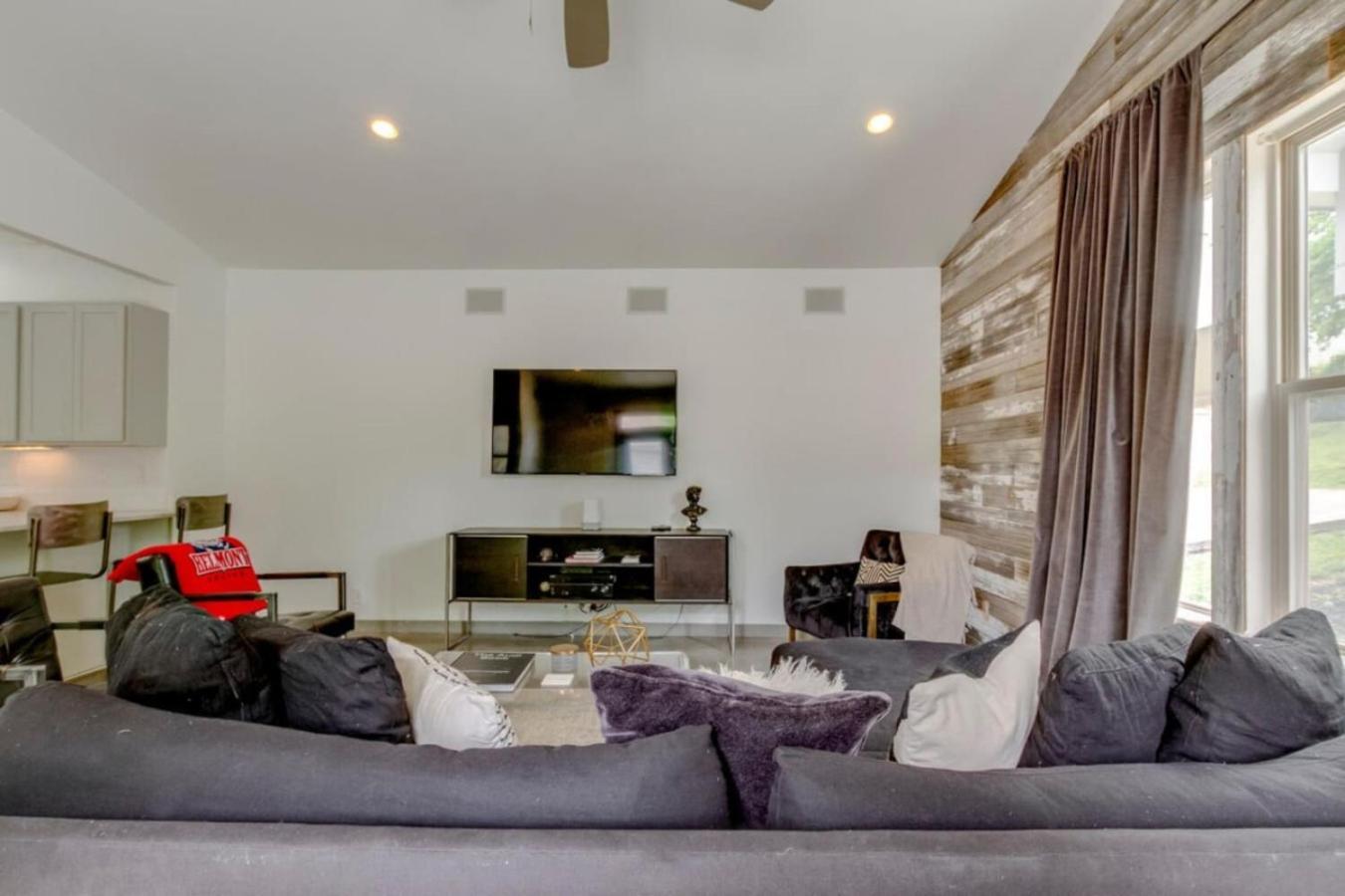 Holiday home Dreamer - Mins To Downtown - 3br 2.5bath *