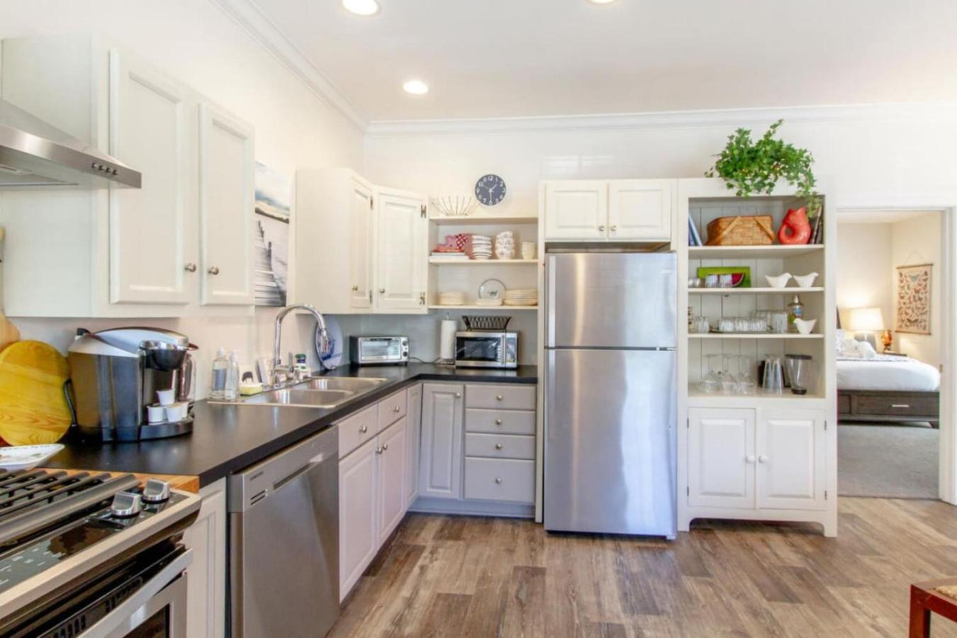 Hills Getaway Shopping And Dining District *