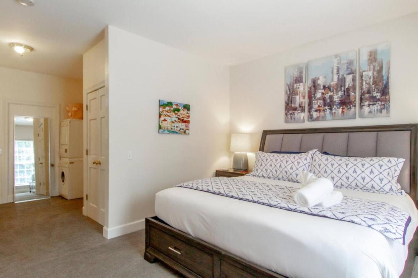 Hills Getaway Shopping And Dining District *