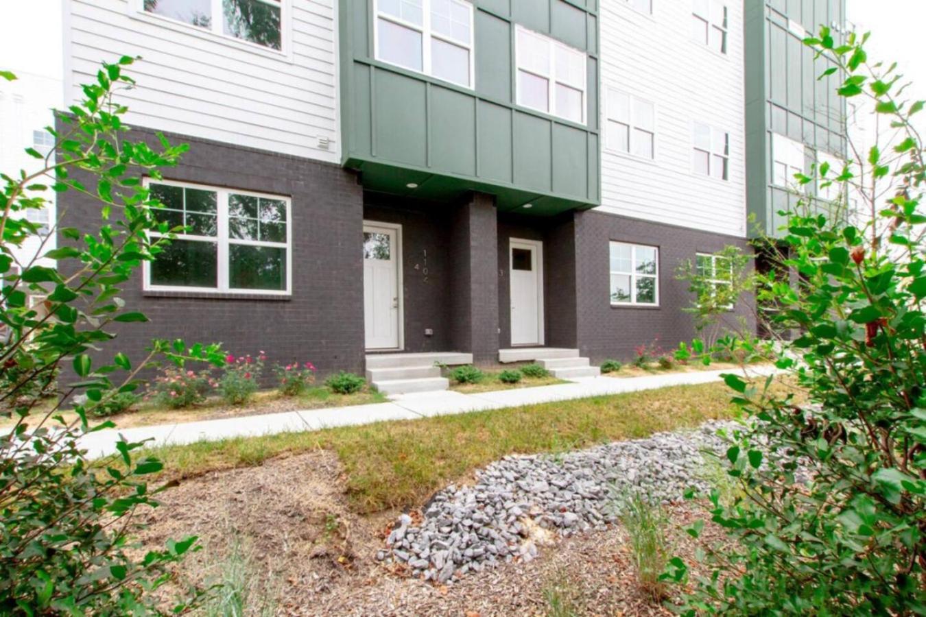 Skyline Serenity Rooftop Patio With Ping Pong Holiday home *