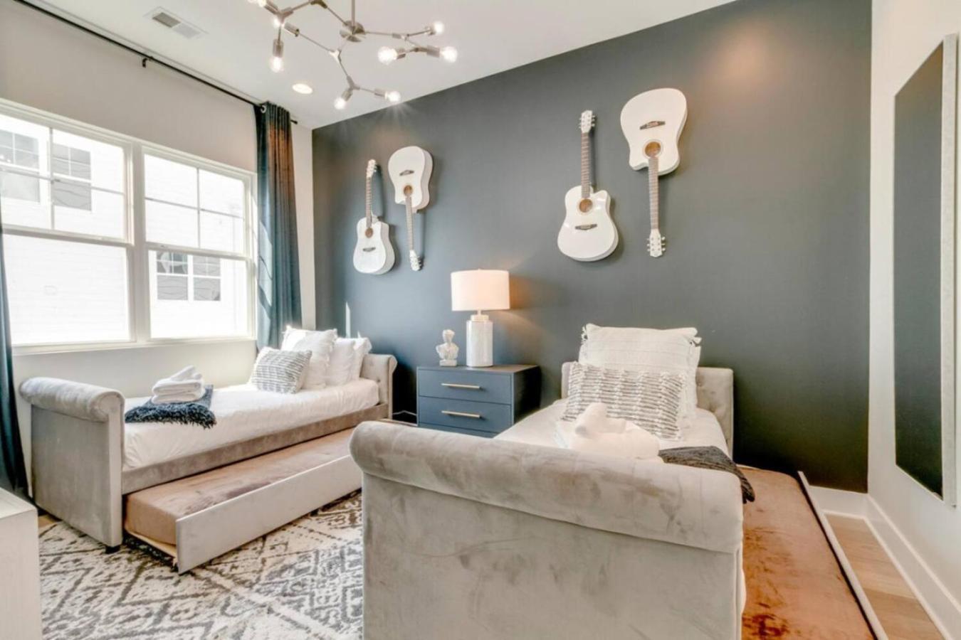 Skyline Serenity Rooftop Patio With Ping Pong Holiday home Nashville