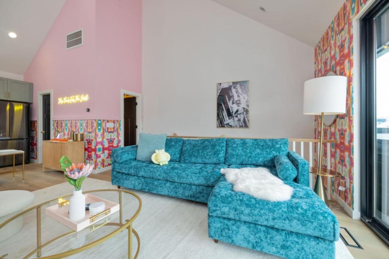 Holiday home Music Row Country Retreat Balcony And Hot Tub