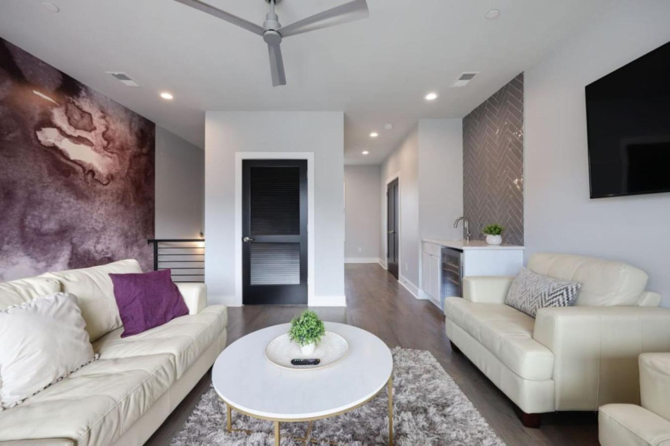 Violet Vogue - Rooftop Patio - Skee-ball Game *