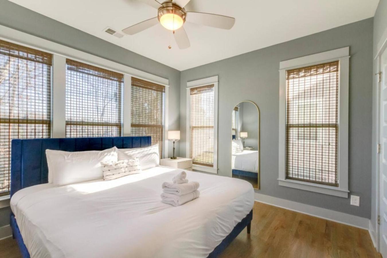 Holiday home Cleveland Park Charmer- Full Kitchen- Private Yard *