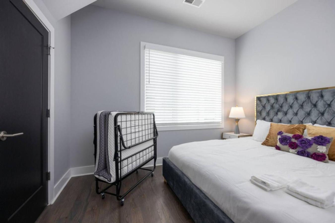 Violet Vogue - Rooftop Patio - Skee-ball Game Holiday home Nashville