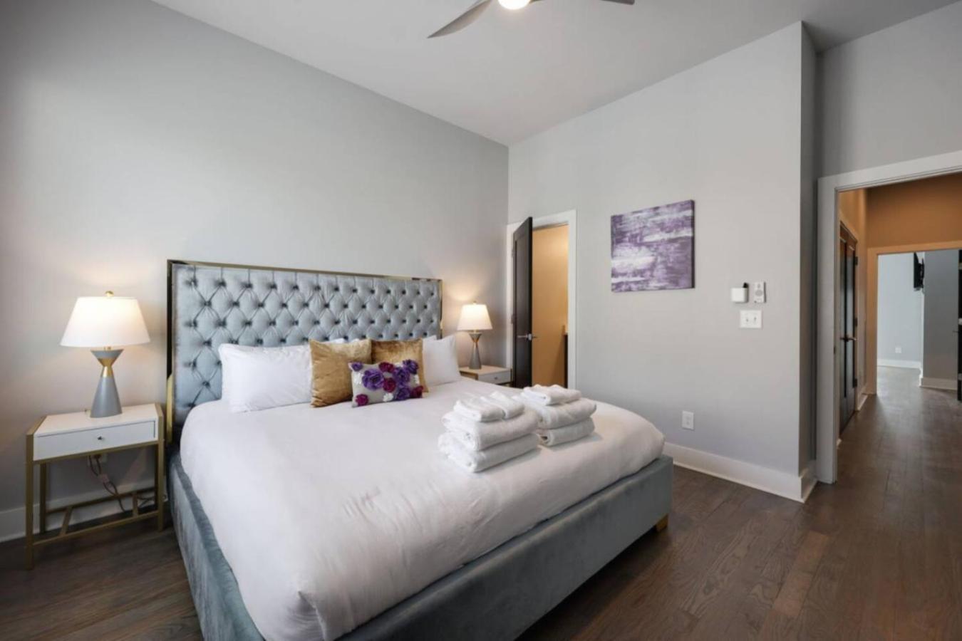 Violet Vogue - Rooftop Patio - Skee-ball Game * Nashville