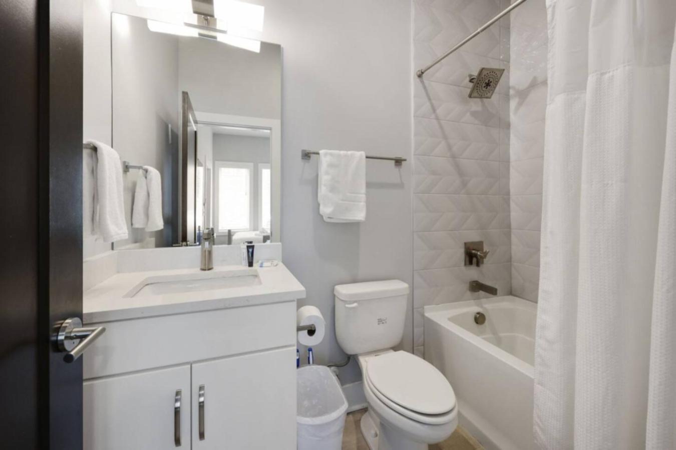 Violet Vogue - Rooftop Patio - Skee-ball Game * Nashville