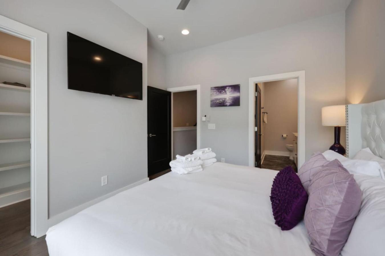 Violet Vogue - Rooftop Patio - Skee-ball Game