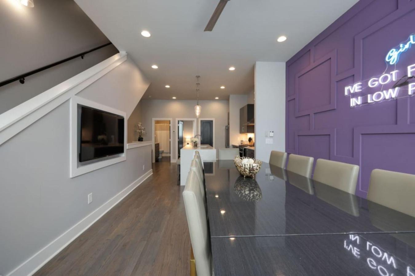 Violet Vogue - Rooftop Patio - Skee-ball Game * Nashville