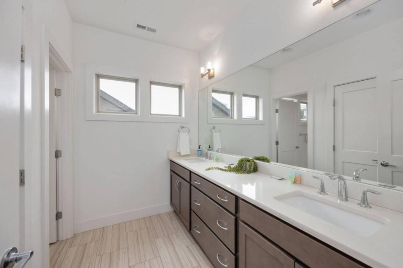 Holiday home The Ivy 3 Bedroom 2.5 Bath In West End Nashville