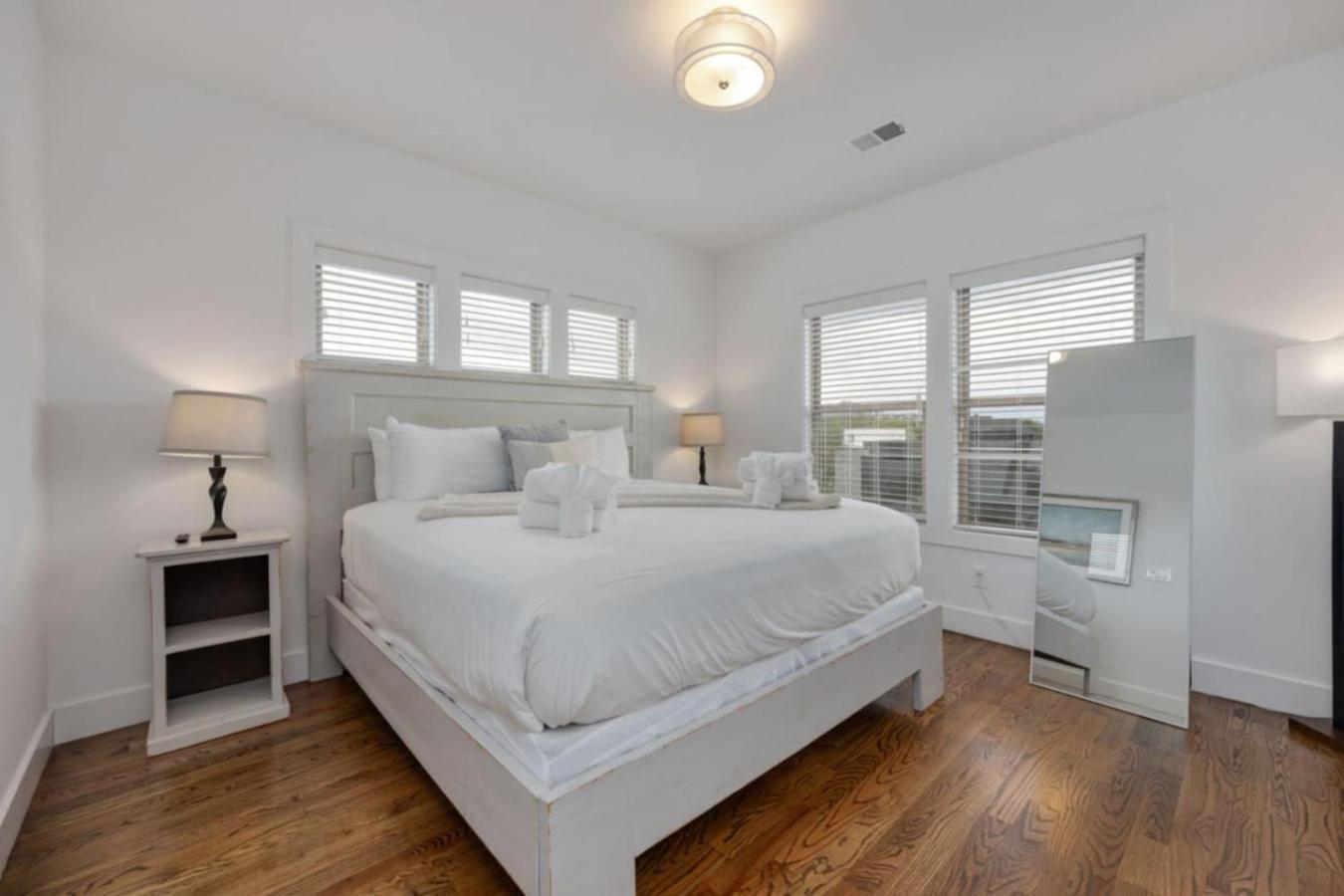 The Ivy 3 Bedroom 2.5 Bath In West End