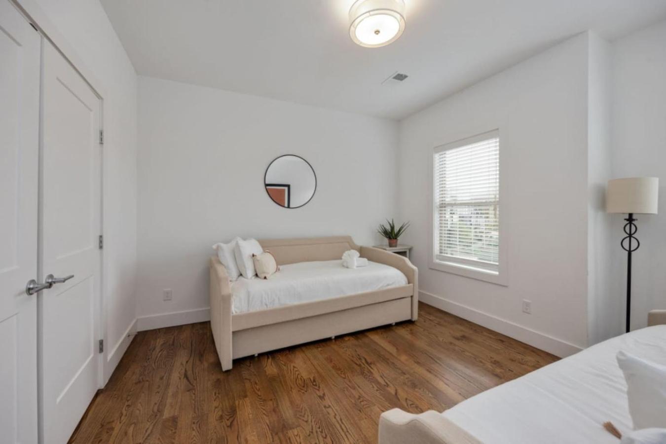 The Ivy 3 Bedroom 2.5 Bath In West End Holiday home *